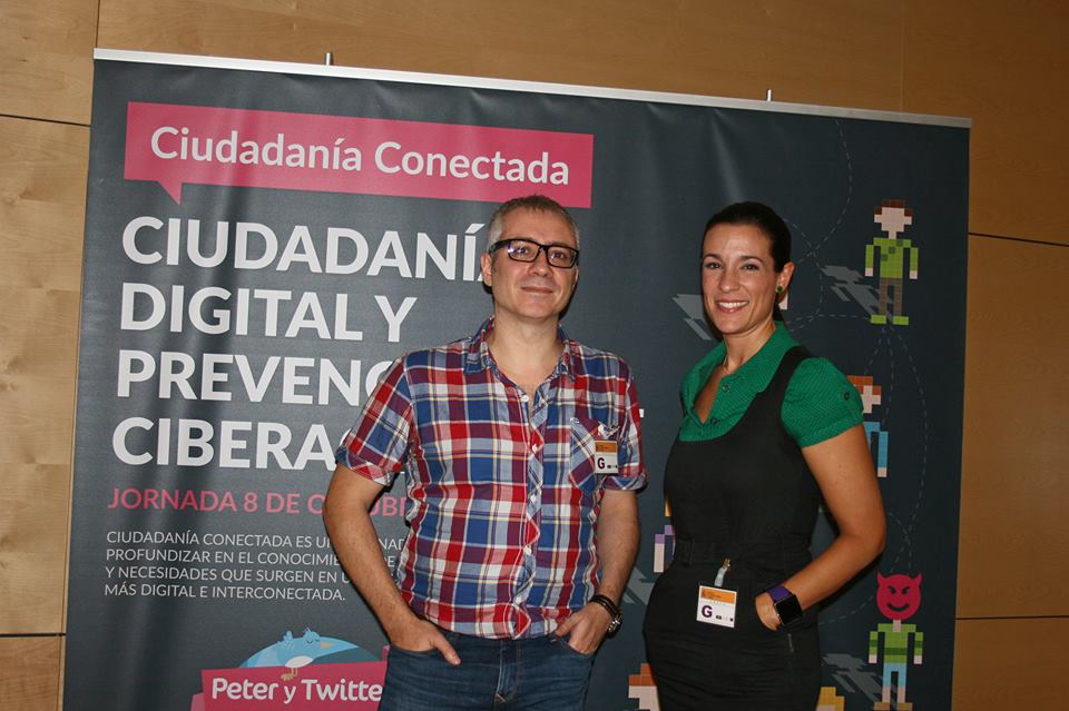 Carlos Gurpegui, moderador del evento, junto con Ofelia Tejerina, abogada especializada en TIC y Dra. por la UCM Ciudadanía-conectada- Carlos-Guregui-Ofelia-Tejerina